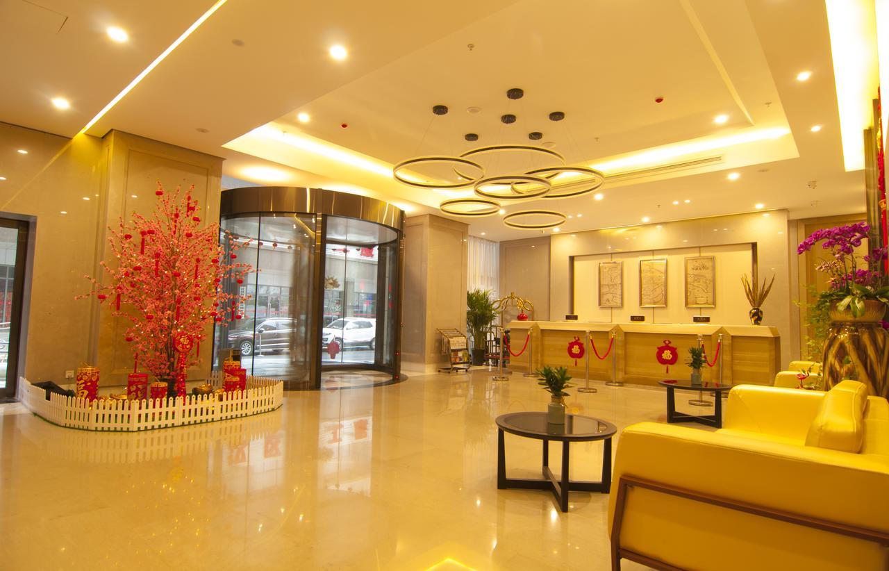 Home Plus Suite Hotel And Apartment Wuhan Esterno foto