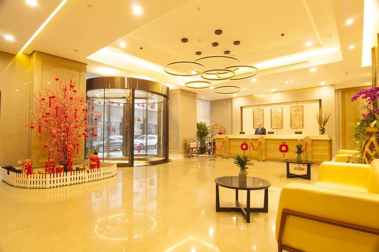 Home Plus Suite Hotel And Apartment Wuhan Esterno foto