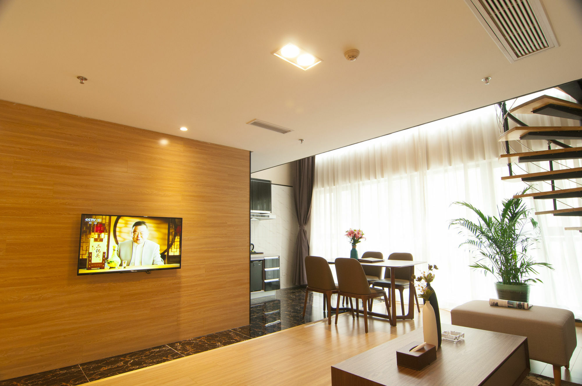 Home Plus Suite Hotel And Apartment Wuhan Esterno foto