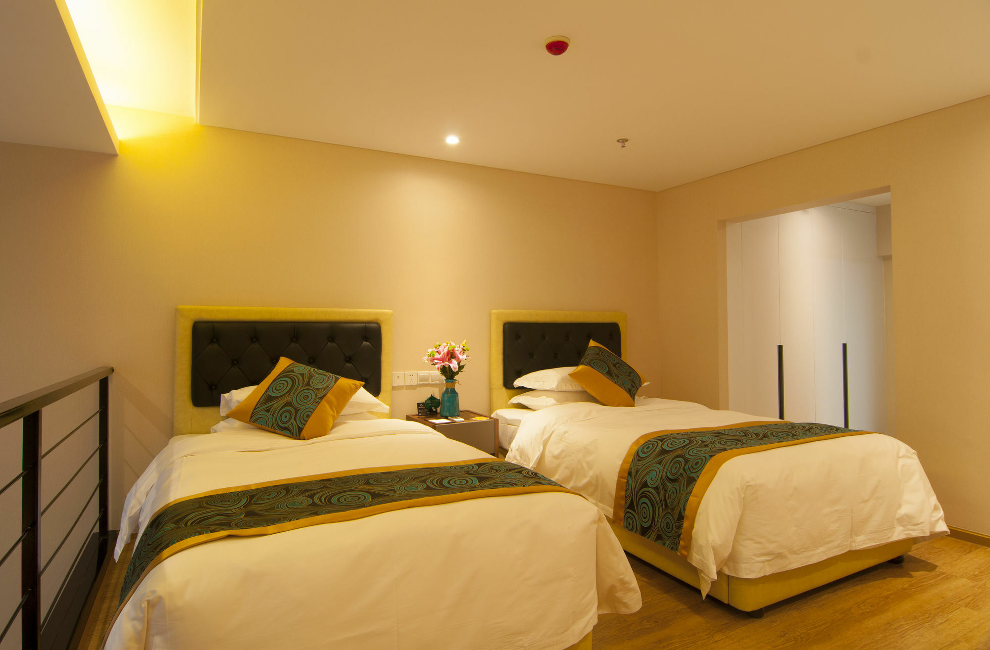 Home Plus Suite Hotel And Apartment Wuhan Esterno foto